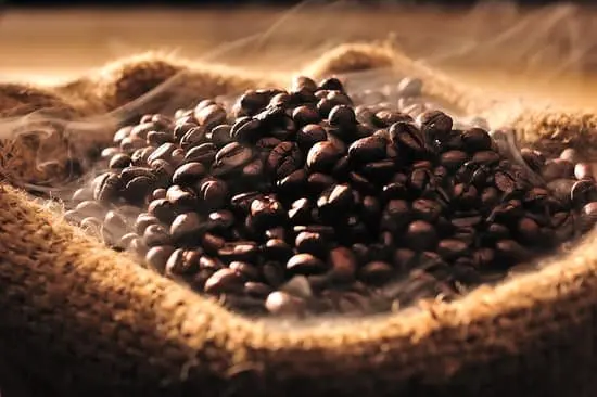  Жареные кофейные зерна Arabica с золотым мандалином и бразильским