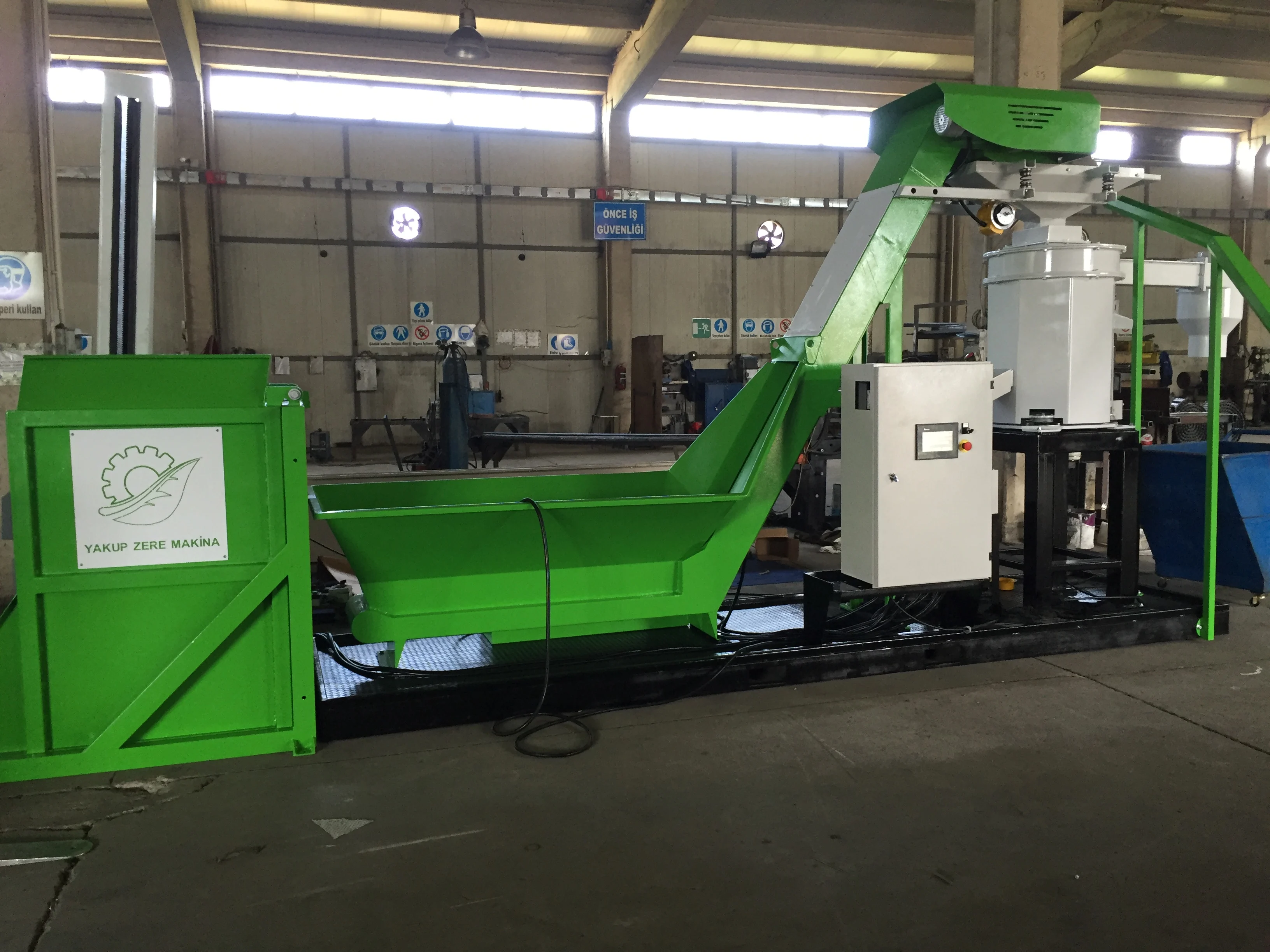 New Disc Stack Centrifuge with Self Cleaning Bowl from Chinese Kingdom Key Motor Germany Training Power Food Technical Parts PLC
