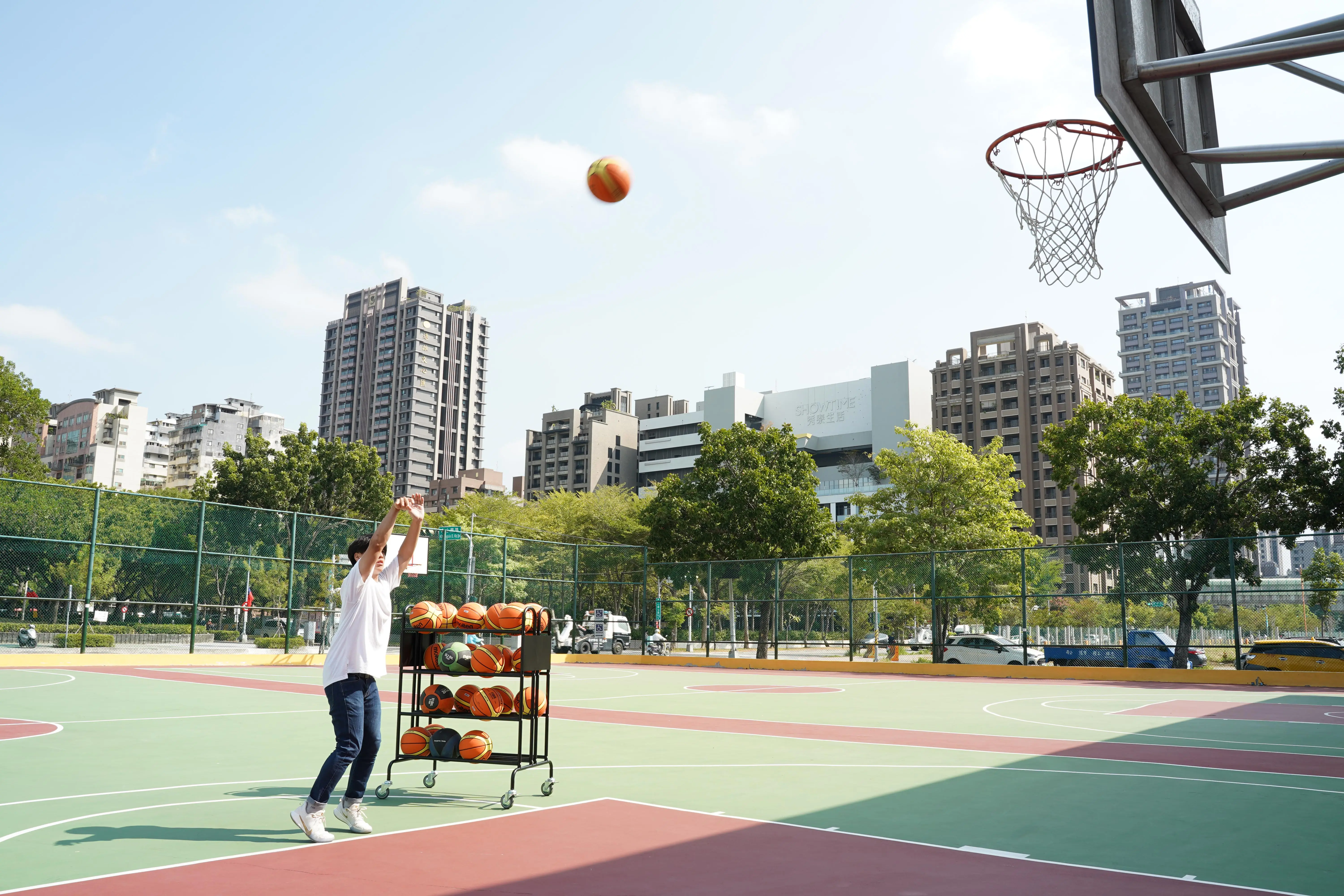 rubber landle basketball racks for storeroom