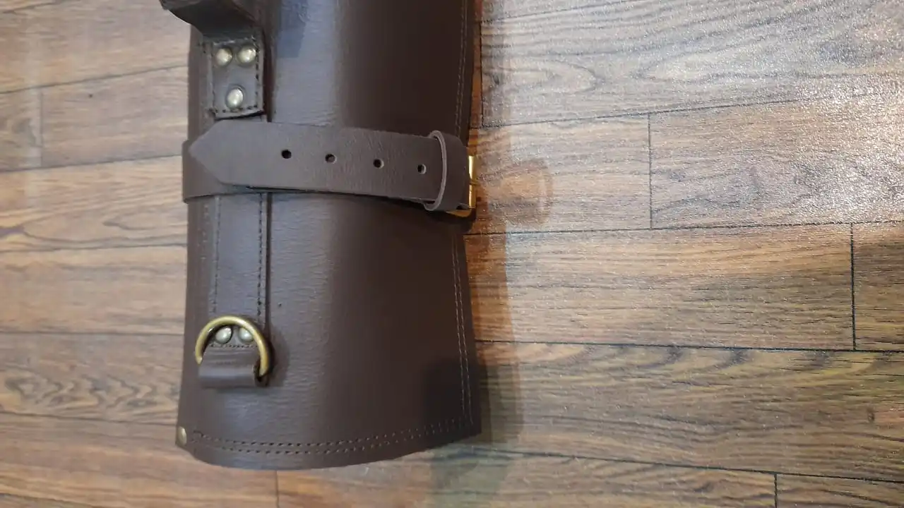 Hot Sale Custom Logo Natural Leather Knife Roll Storage Bag Leather Made Fit Pocket Adjustable Shoulder Strap Knife Case Roll