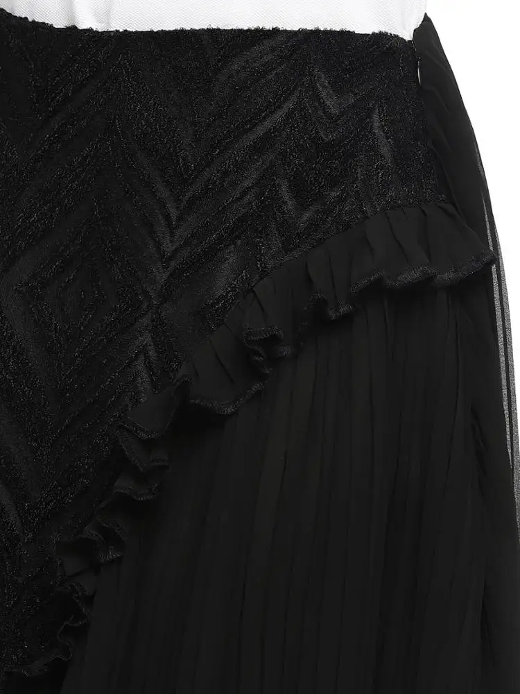 FLARED MINI SKIRT IN BLACK