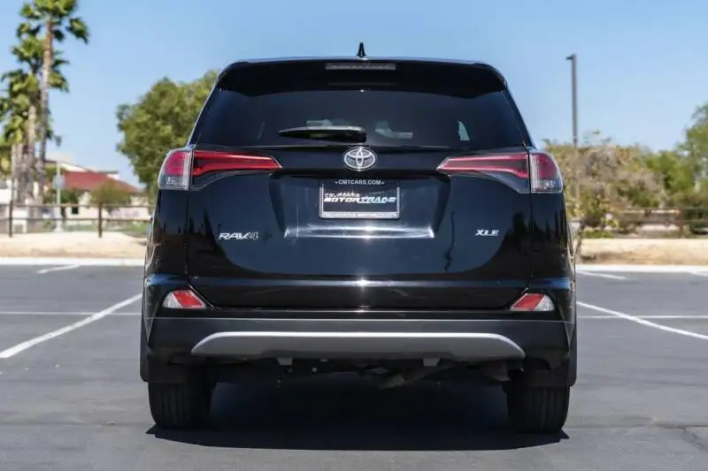 Luxury Sedan 2018 Toyota  RAV4 Comfortable Luxury Used Cars WITH  led light