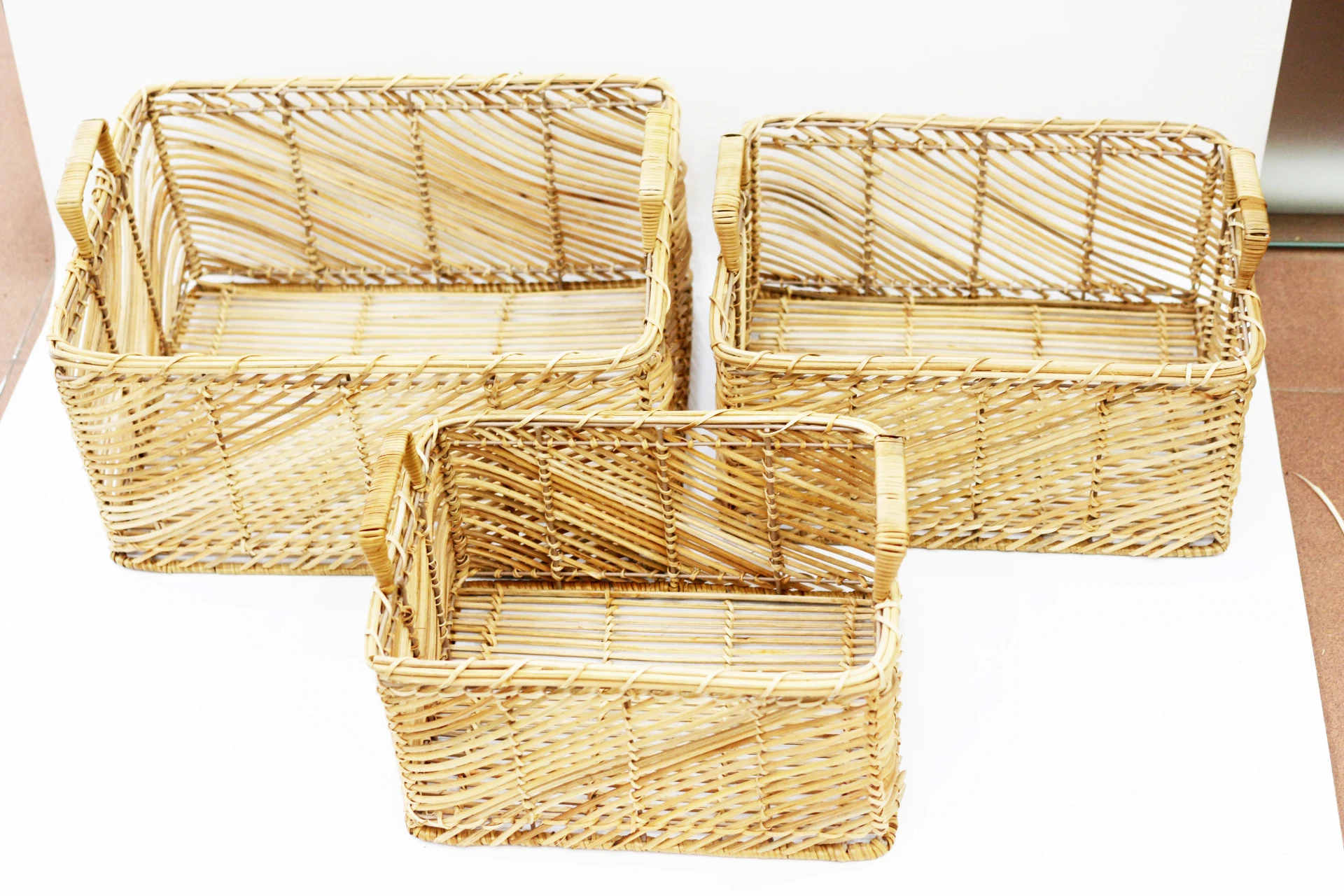 World best selling new trendy handmade rattan boxes use for storing toys books folders in home or offices