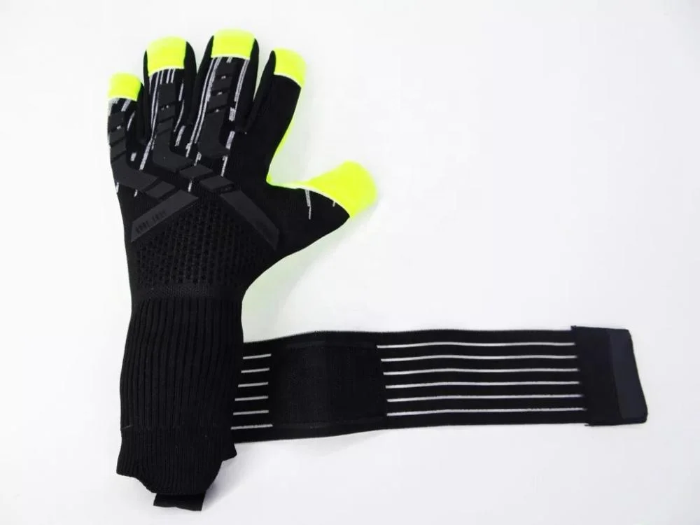 2020 manufacturer wholesale goalkeeper goalie gloves in neoprene German latex