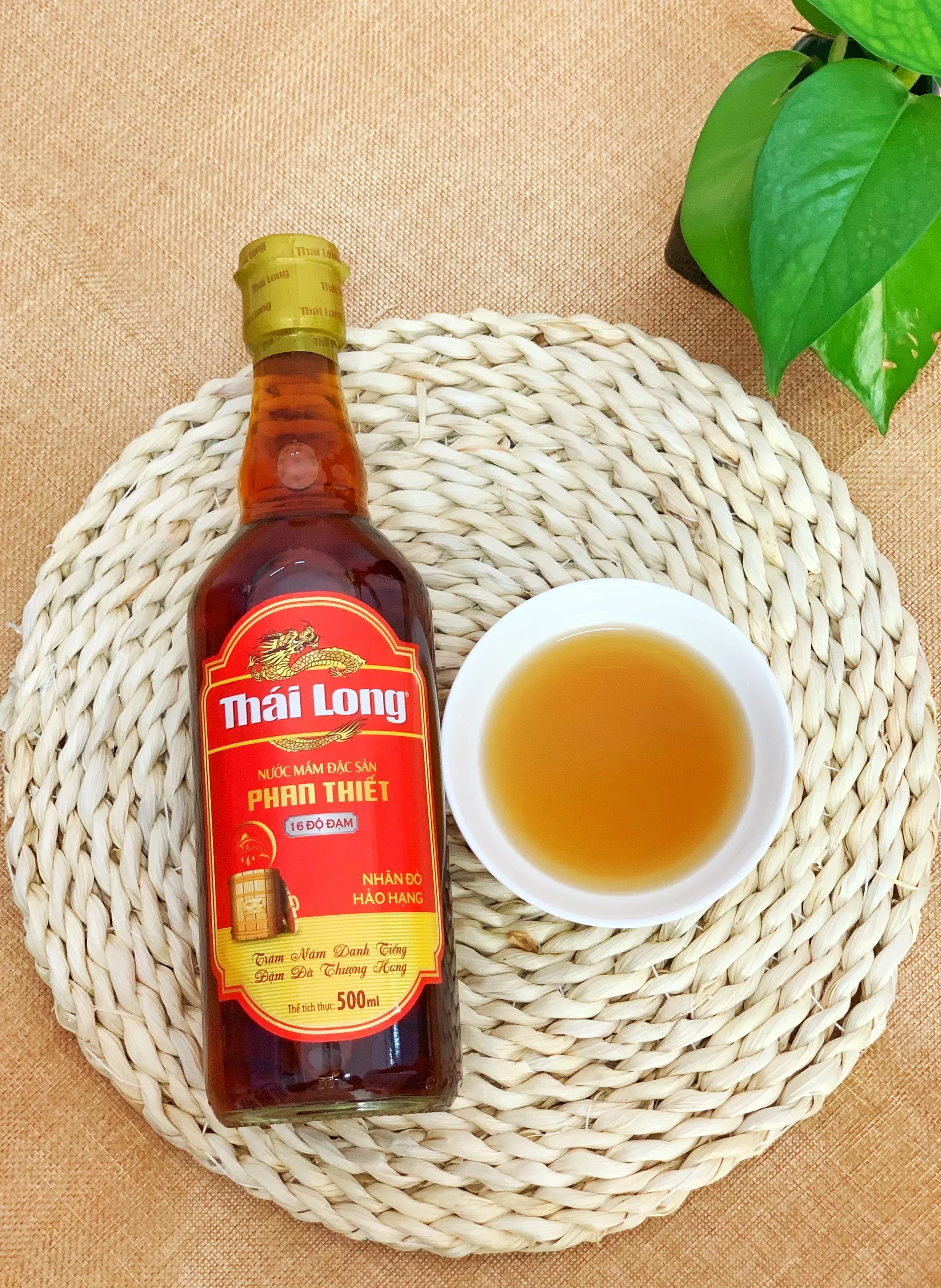 Special Anchovy fish sauce Phan Thiet  - 500ml Bottle made from fish sauce manufacturer in Vietnamn can produce on your request