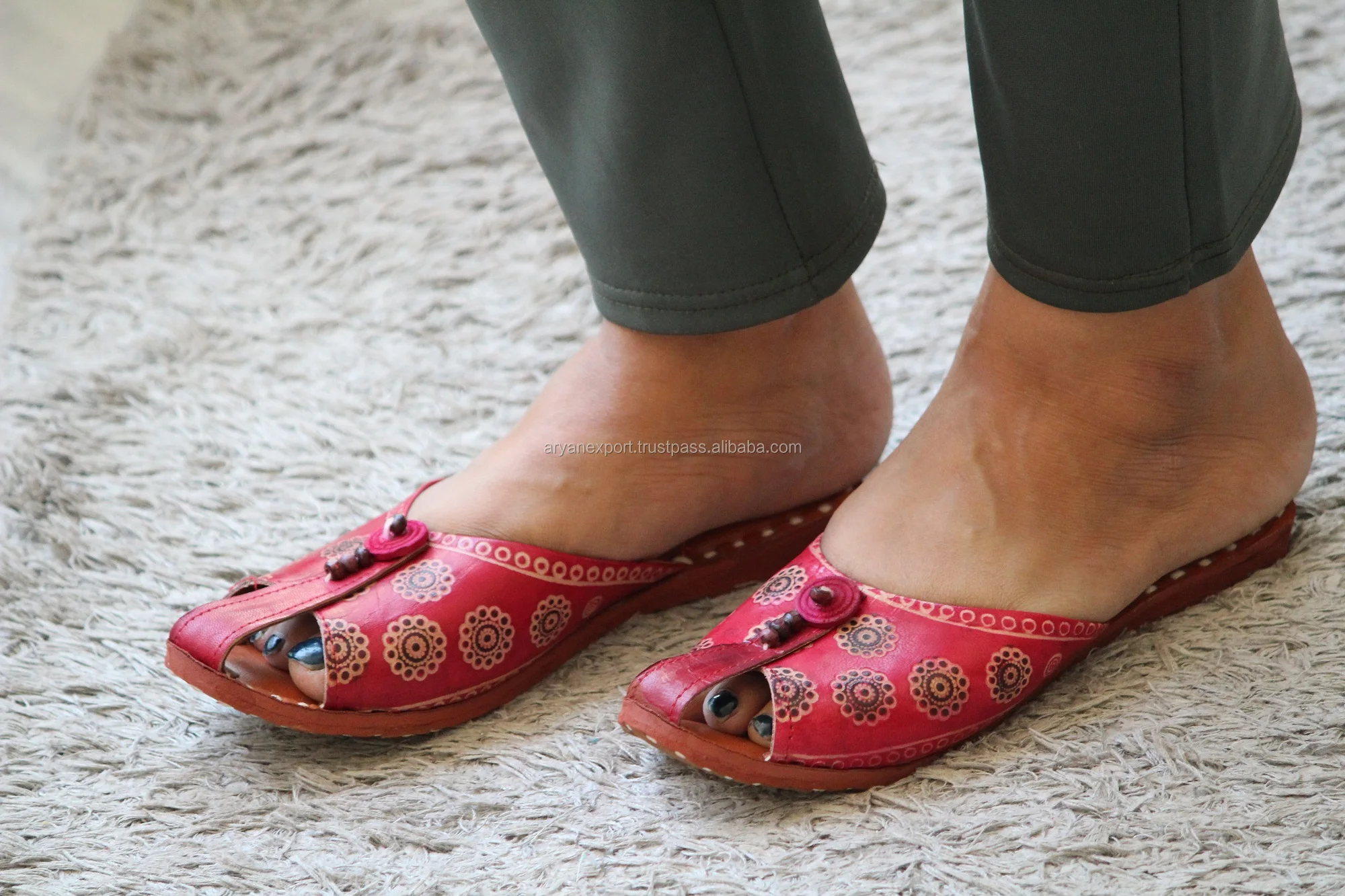 Women Handcrafted Ethnic Shoes Leather Kalamkari Footwear Khussa Indian Printed Jutti