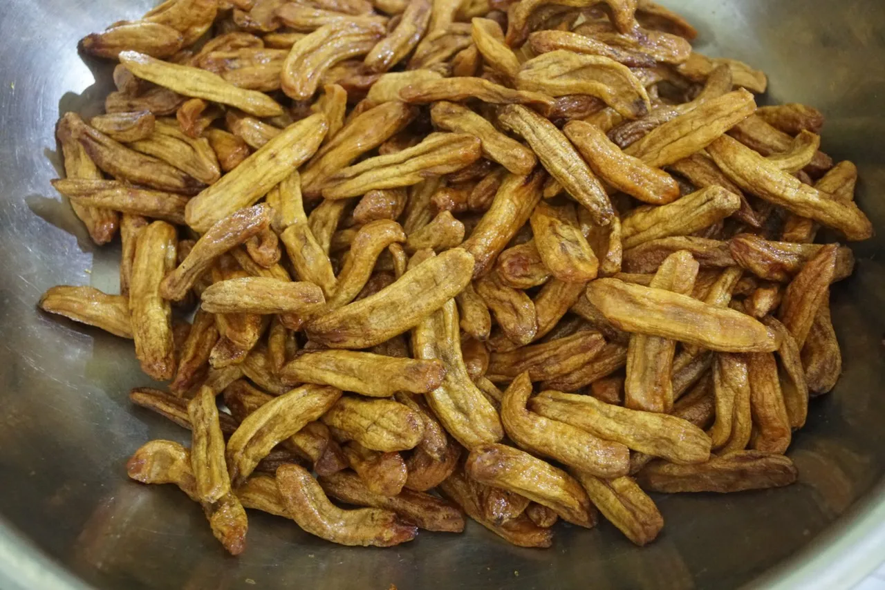 Sweet Dried Red Fruit Max King 12 - 24 month Bulk Style Dice Packaging Air Color Powder Weight Shelf Origin Type Dried Mango