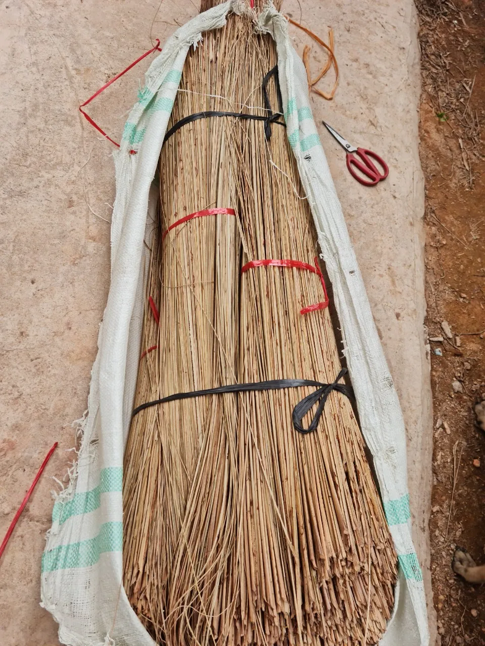 High Quality Natural Nypa Leaf/ Made in Viet nam Nypa Broom Brooms & Dustpans from Natural OEM Eco Material Origin