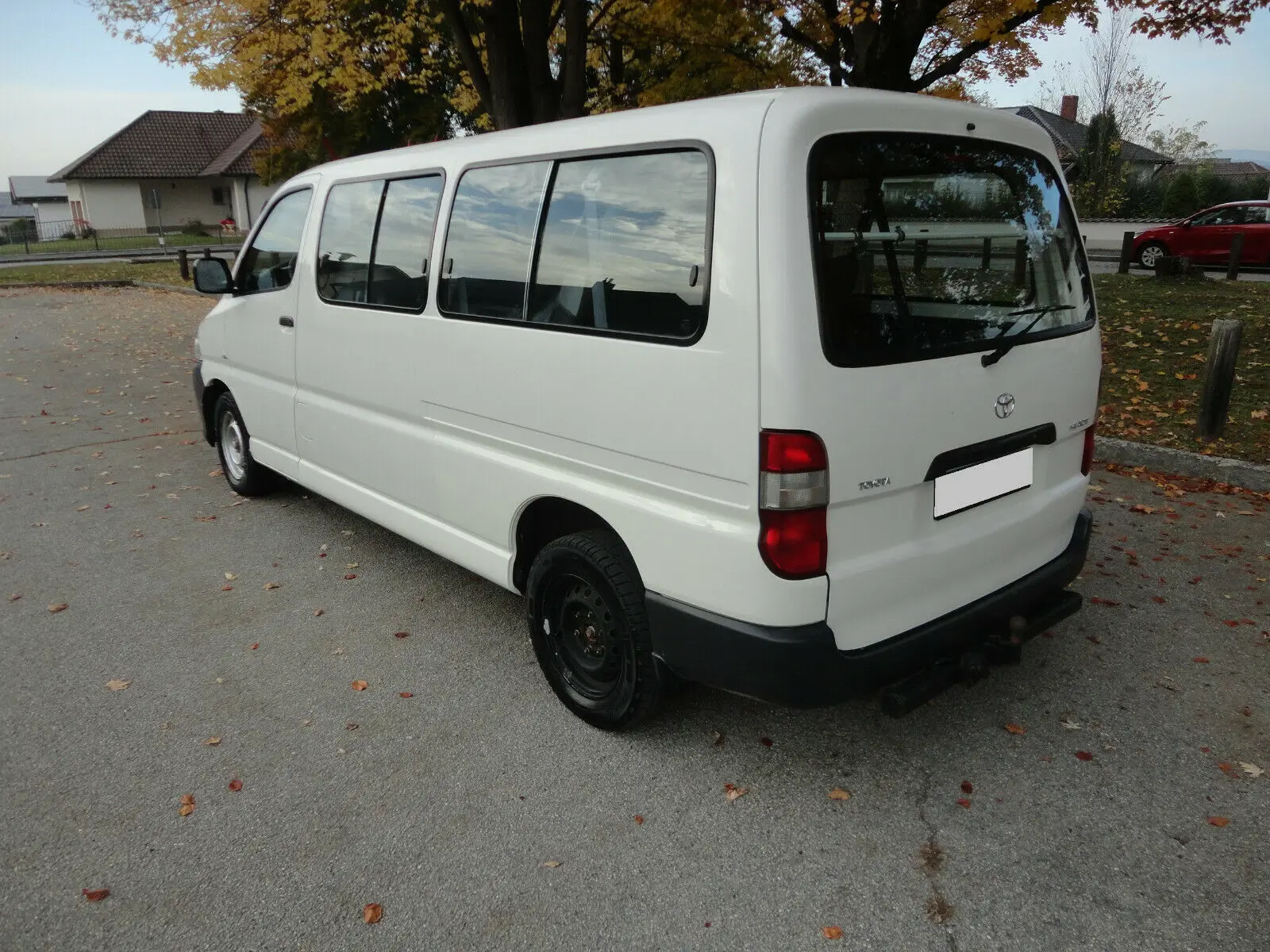 TO YO TA.. HIACE BUSES FOR SALE