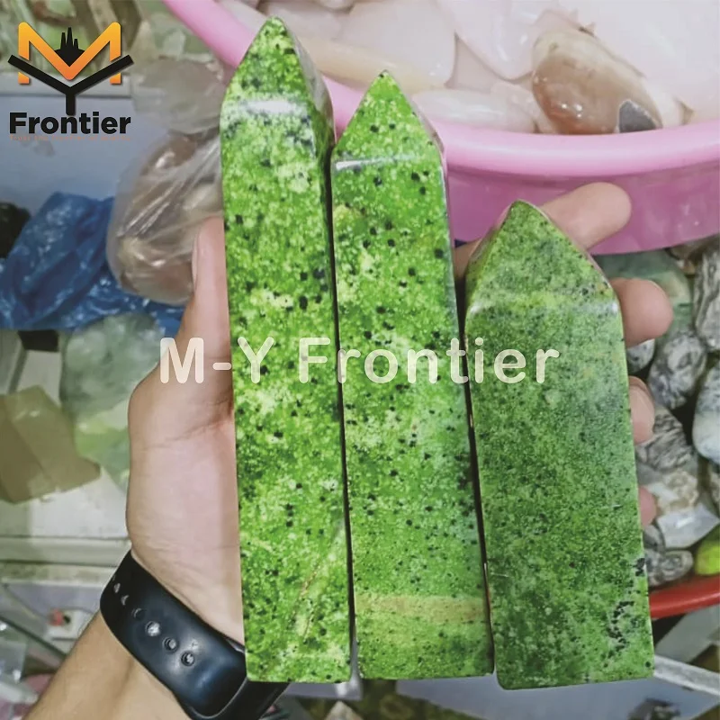  Натуральные змеиные башни ручной работы полированные кристаллы OEM из пакистанского хрусталя.