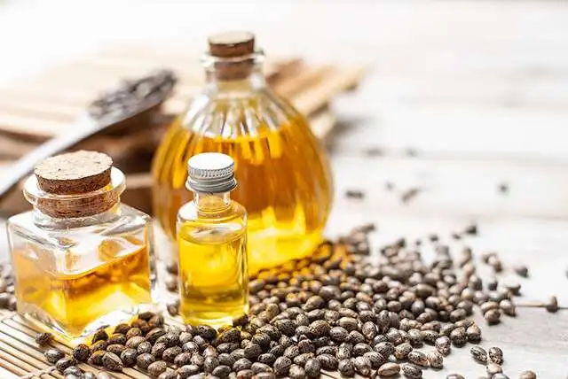 Castor oil 100% pure  reasonable price  from India