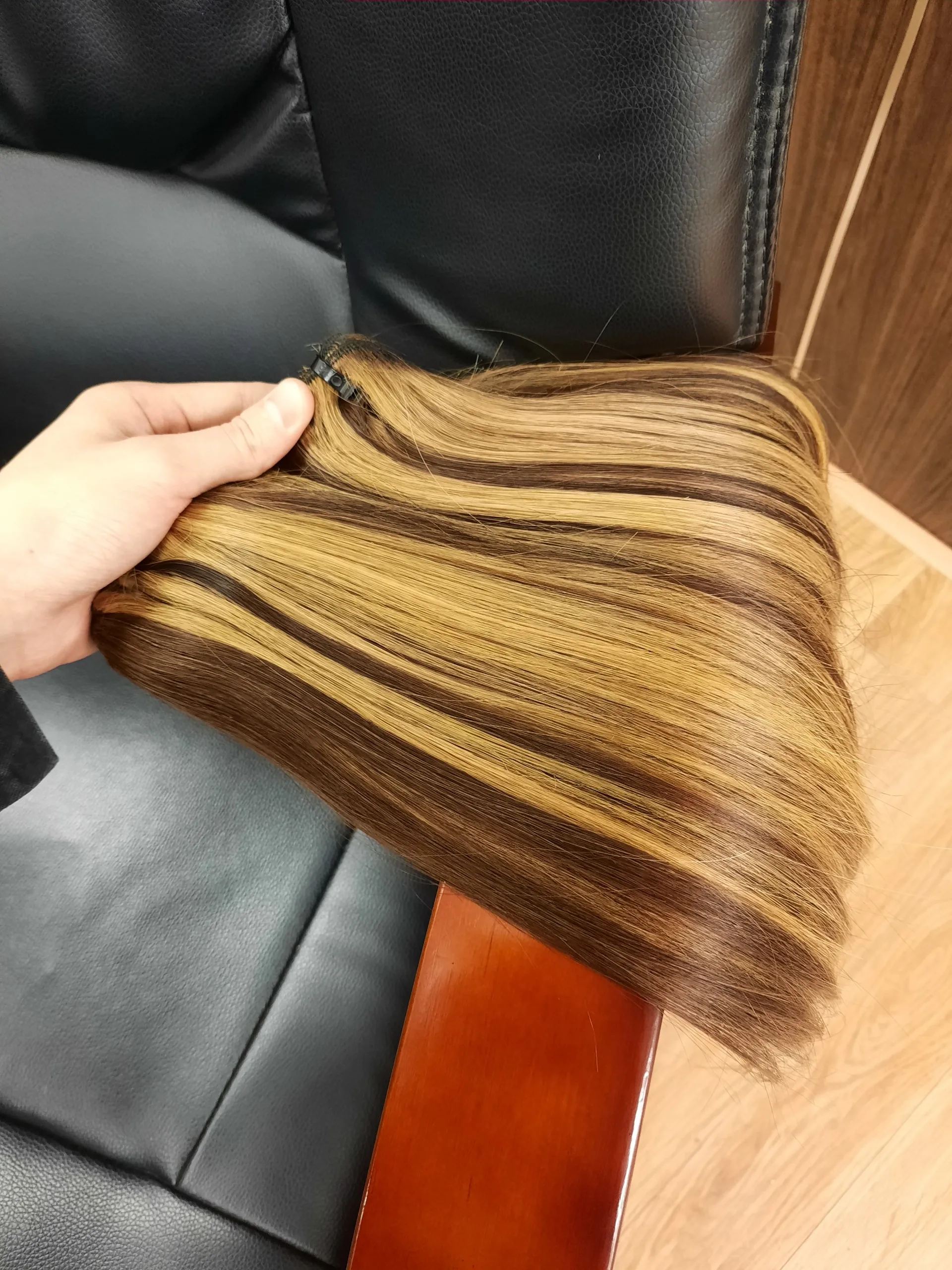 Soft long Wholesale 100% Vietnamese Virgin Piano Color Hair Bundles and Closure 2021 human hair wig