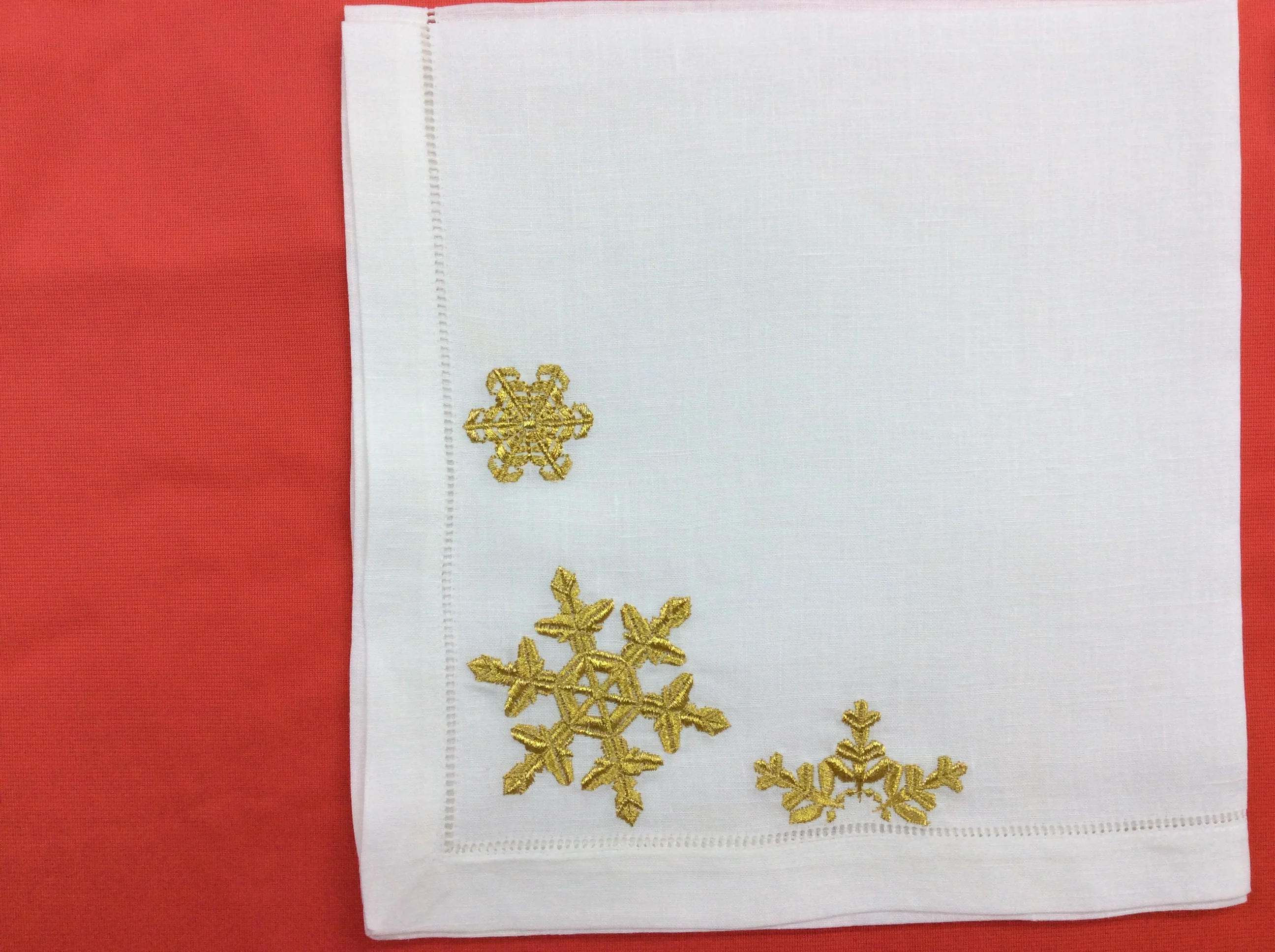 Вьетнамские салфетки с вышивкой счастливы для всех