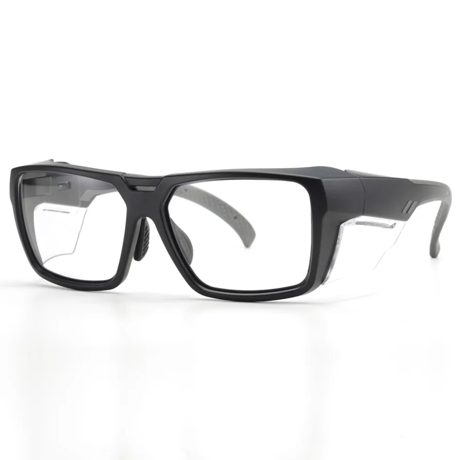 Защитные очки с прозрачными линзами