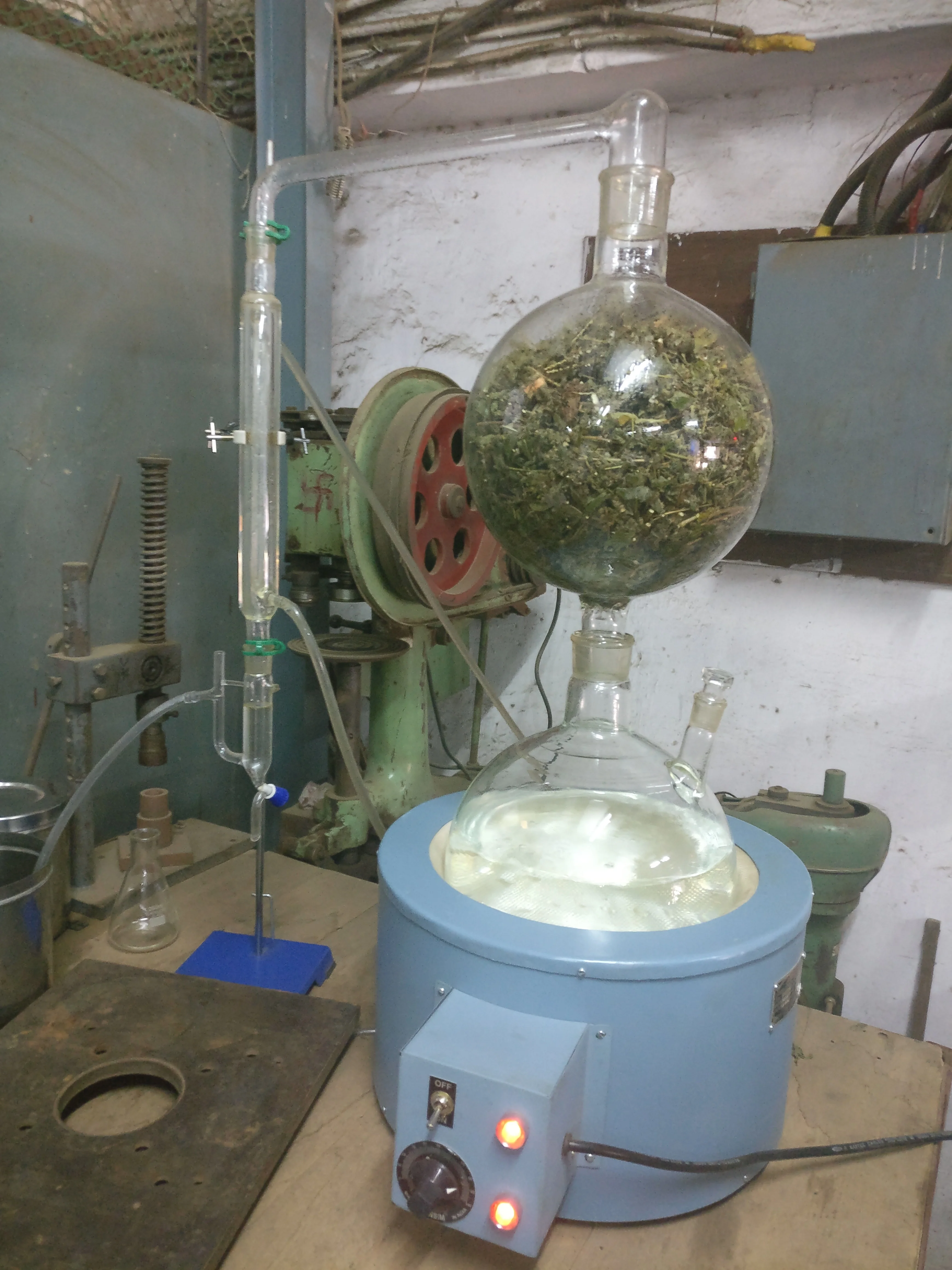 
steam distillation unit 
