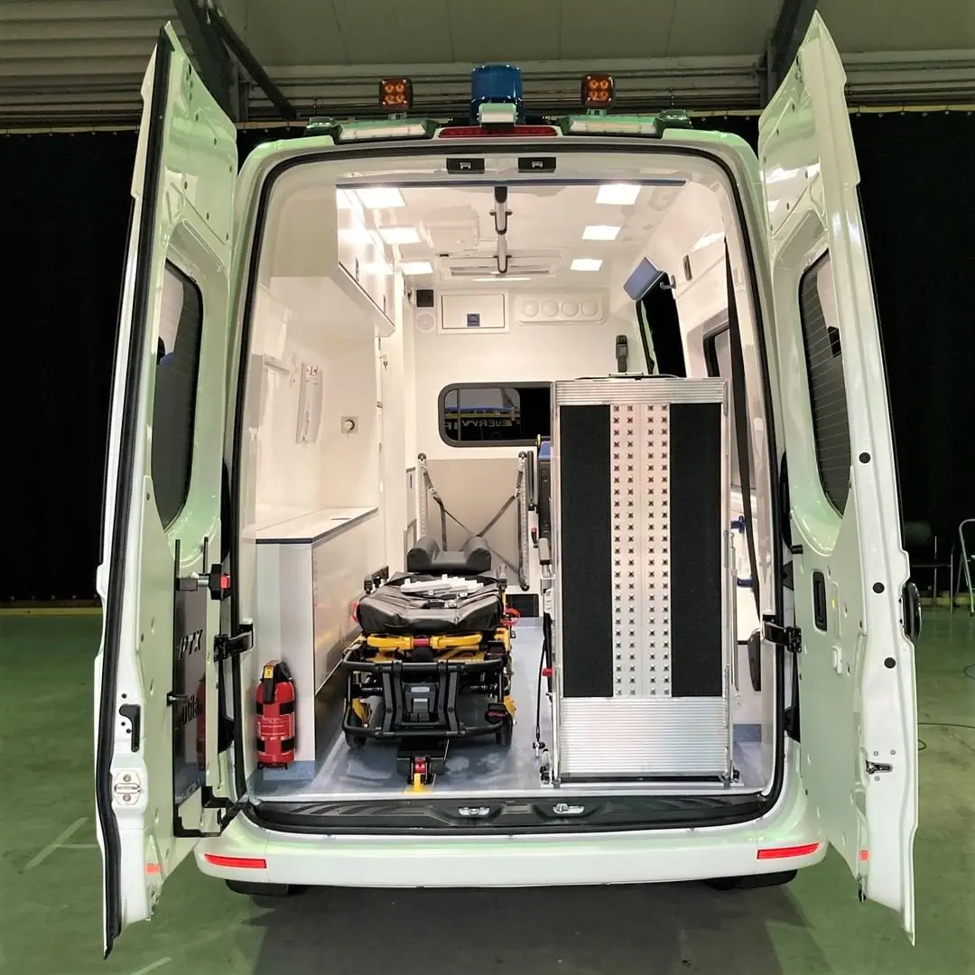 Ambulance Car Price 4x2 ICU For