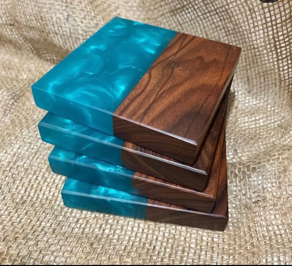 2024 Best Selling Resin And Wood Tea Coaster 4 Piece Set Decorative Tea Coaster Vintage Style Table Mats and Pads Drinks Coaster
