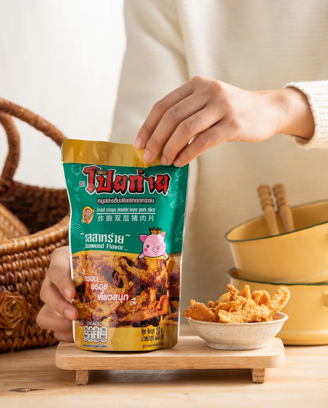 Poygai Fried Crispy Double Layer Pork Slice Seaweed Flavor 38 g.Premium Quality Snacks from Thailand 2022 New Product 4 Favors