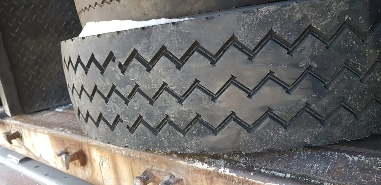 Korean brand used tires 11r22.5 available for sale