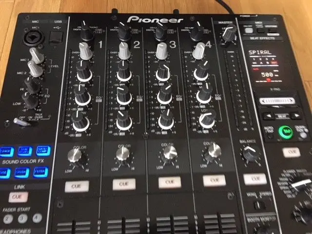 Latest Pioneers DJ Set 2x CDJ 2000 nexus2 nxs2 Nexus 2 1x DJM 2000 Nexus
