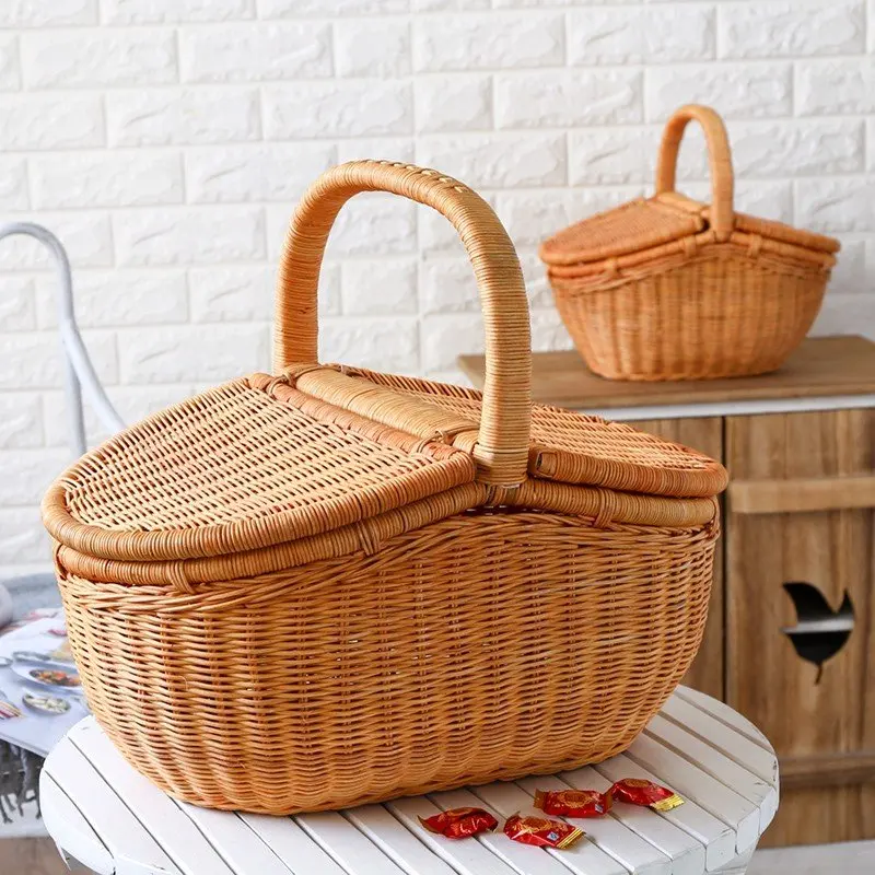 Natural brown wicker woven rattan wicker picnic baskets with lid and handle