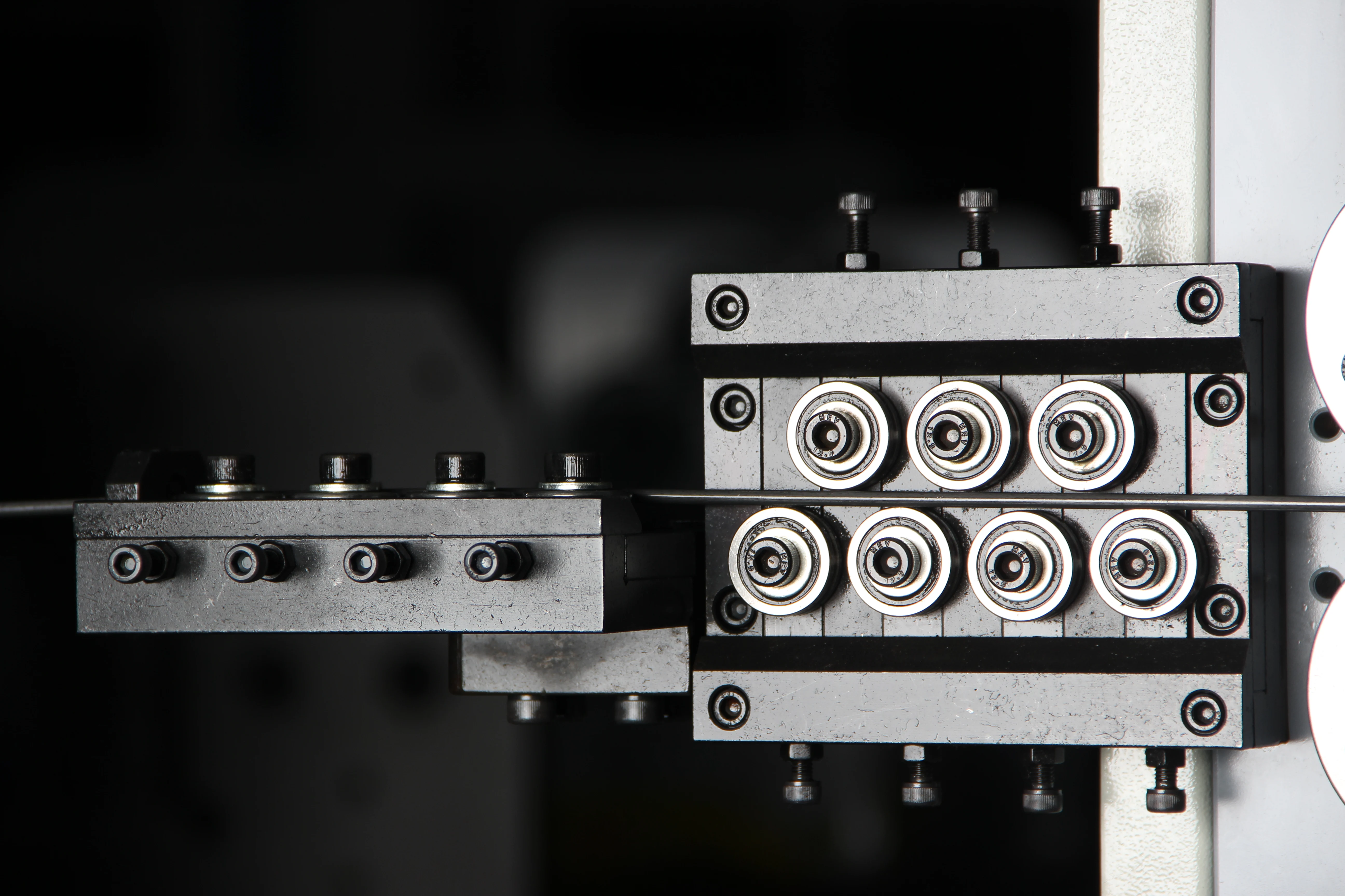 Fully Automatic Industrial Multifunctional Cnc Spring Coiling Machine Wire Rotation Spring forming Making Machine