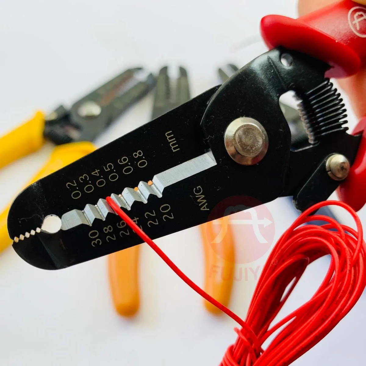 Electricain Multitool Automatic Wire Stripper l PVE comfort handle l S55C high carbon steel l