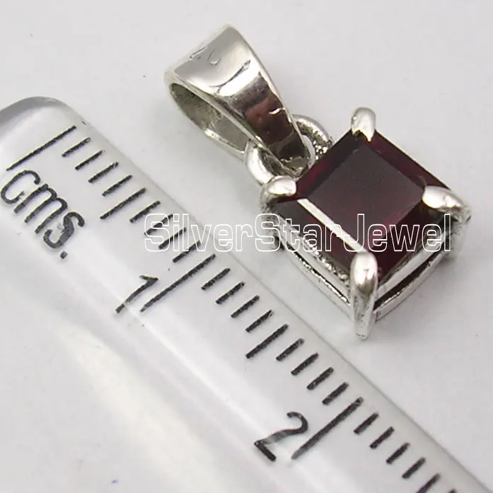 
925 Solid Silver Hot Selling RED GARNET MODERN Pendant 0.6