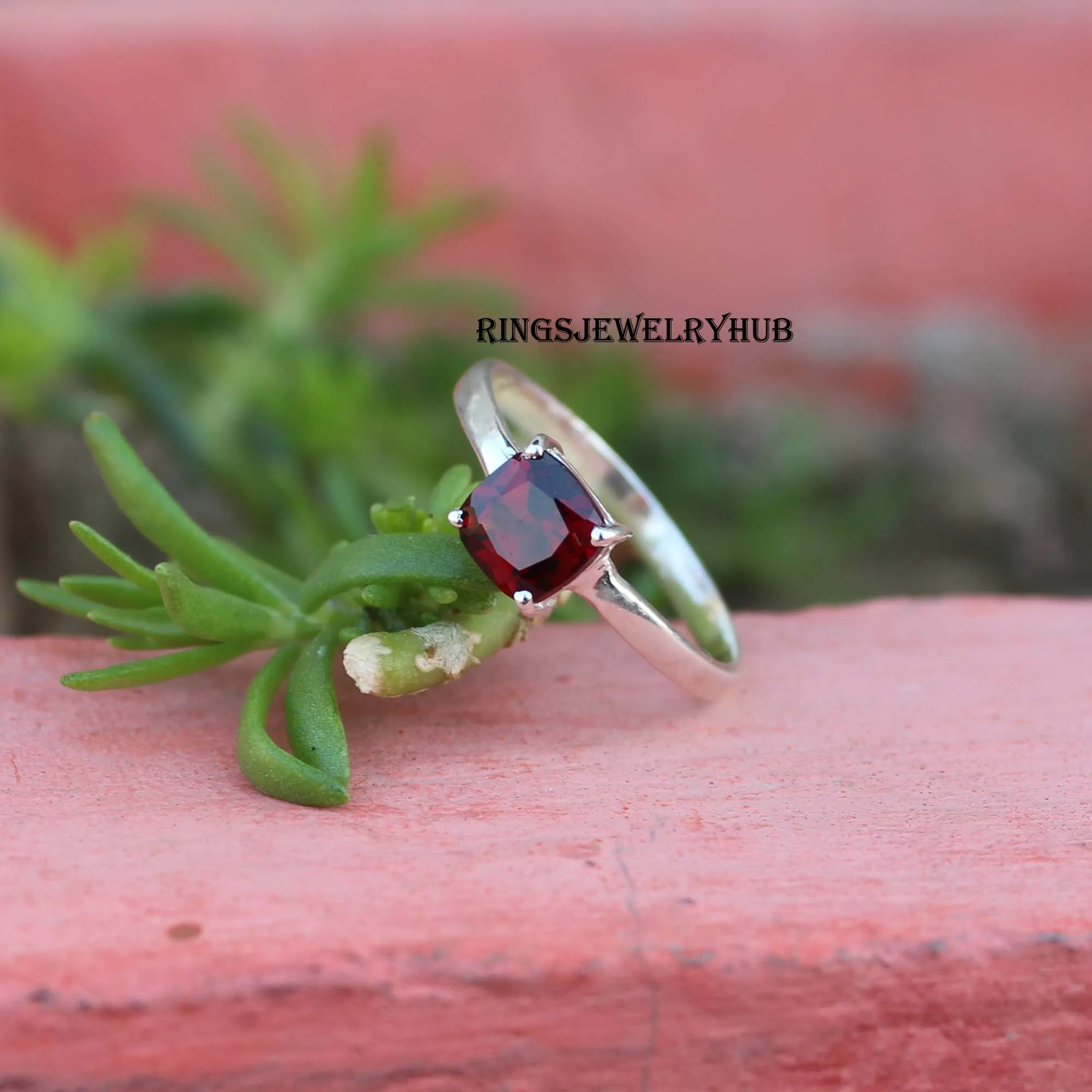 
Female Mozambic Garnet Ring Solitaire 925 Sterling Silver Ring For Women Engagement Ring Silver Gemstone Jewelry 