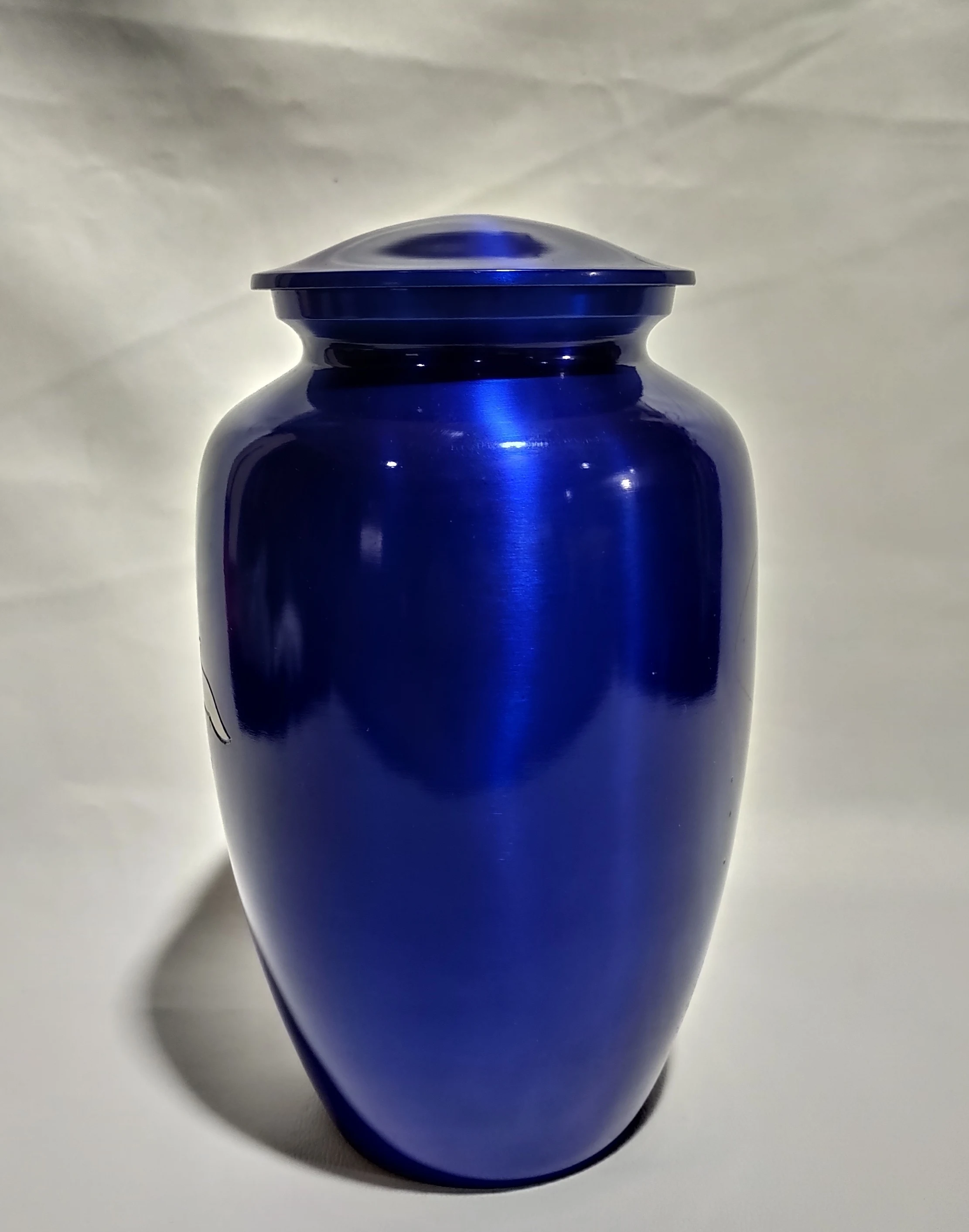 Hot Selling Engraved Cremation Urns Classic Cremation Urns for Human Ashes Manufacturer of Cremation Urns