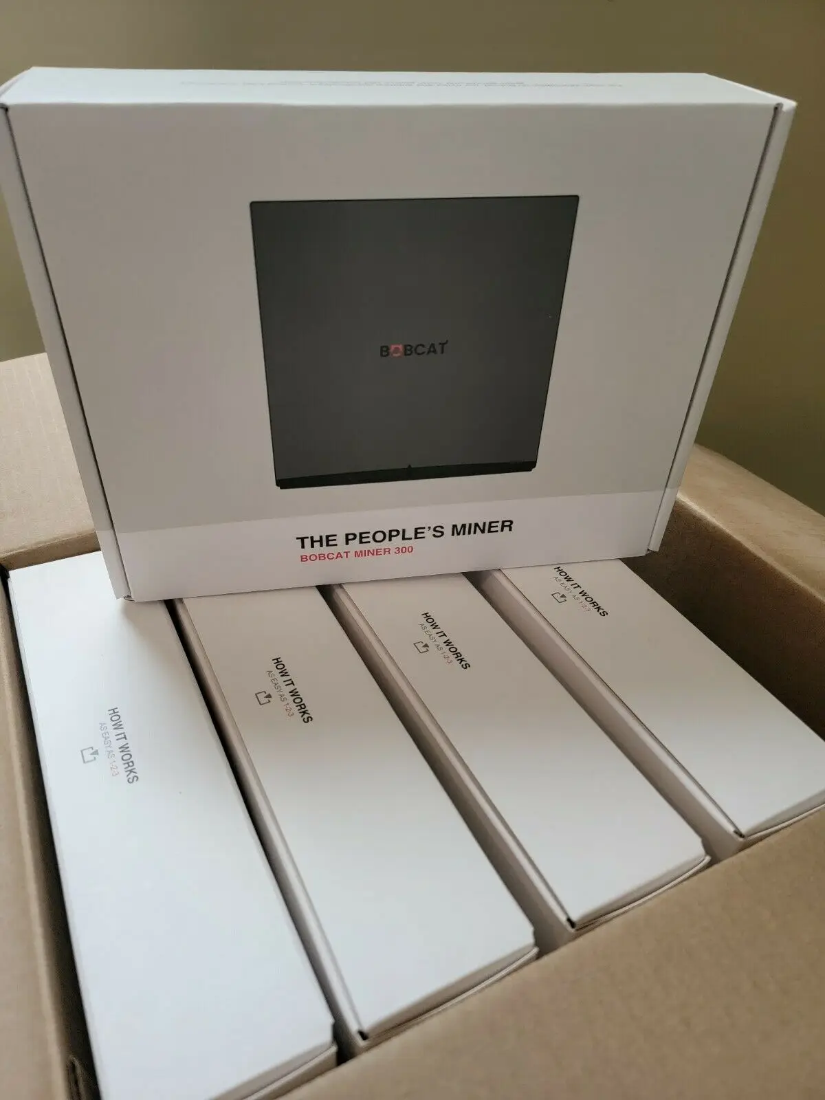 Factory Authentic Offer For Bobcat 300 Miners US815 mhz / EU 868  mhz / AU915/ CN470 Helium Hotspot HNT