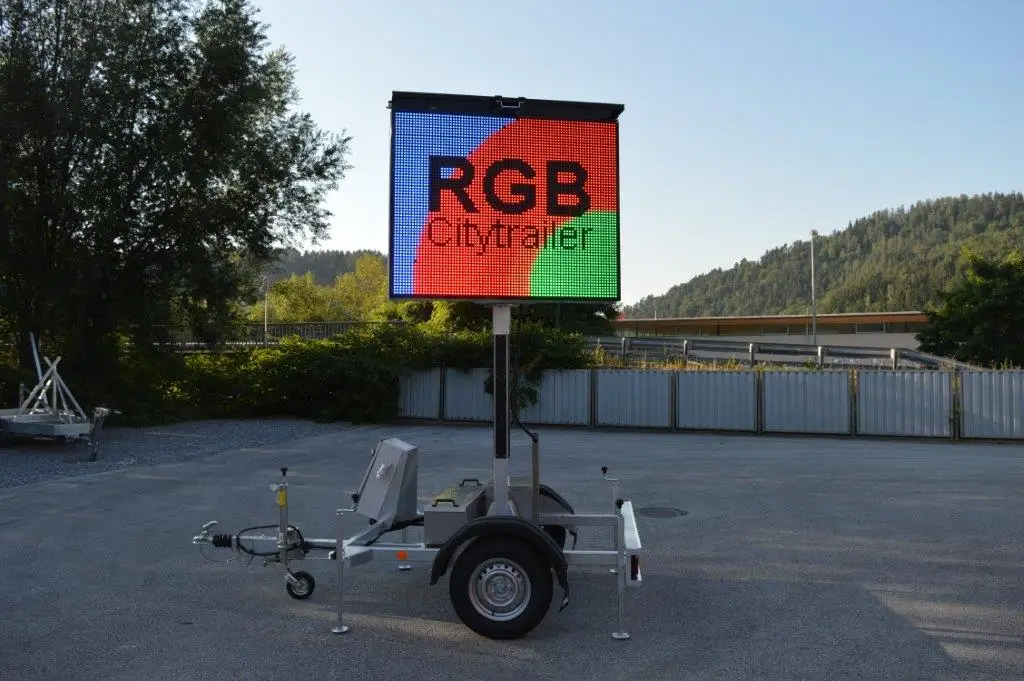 P20 solar powered Mobile Variable Message Sign VMS Trailer Portable led display full color screen remote control