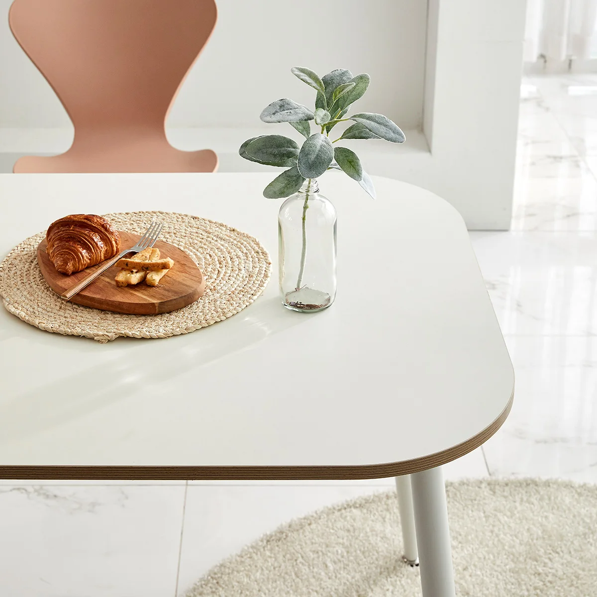 Modern Simple White Edge Stripe Top White Steel Frame Rectangular White Dining table set