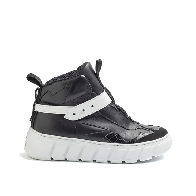 Роскошные кожаные кроссовки ручной работы в Италии