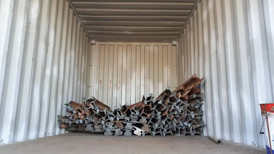 Used-Rail-Iron-Scrap-005.jpg