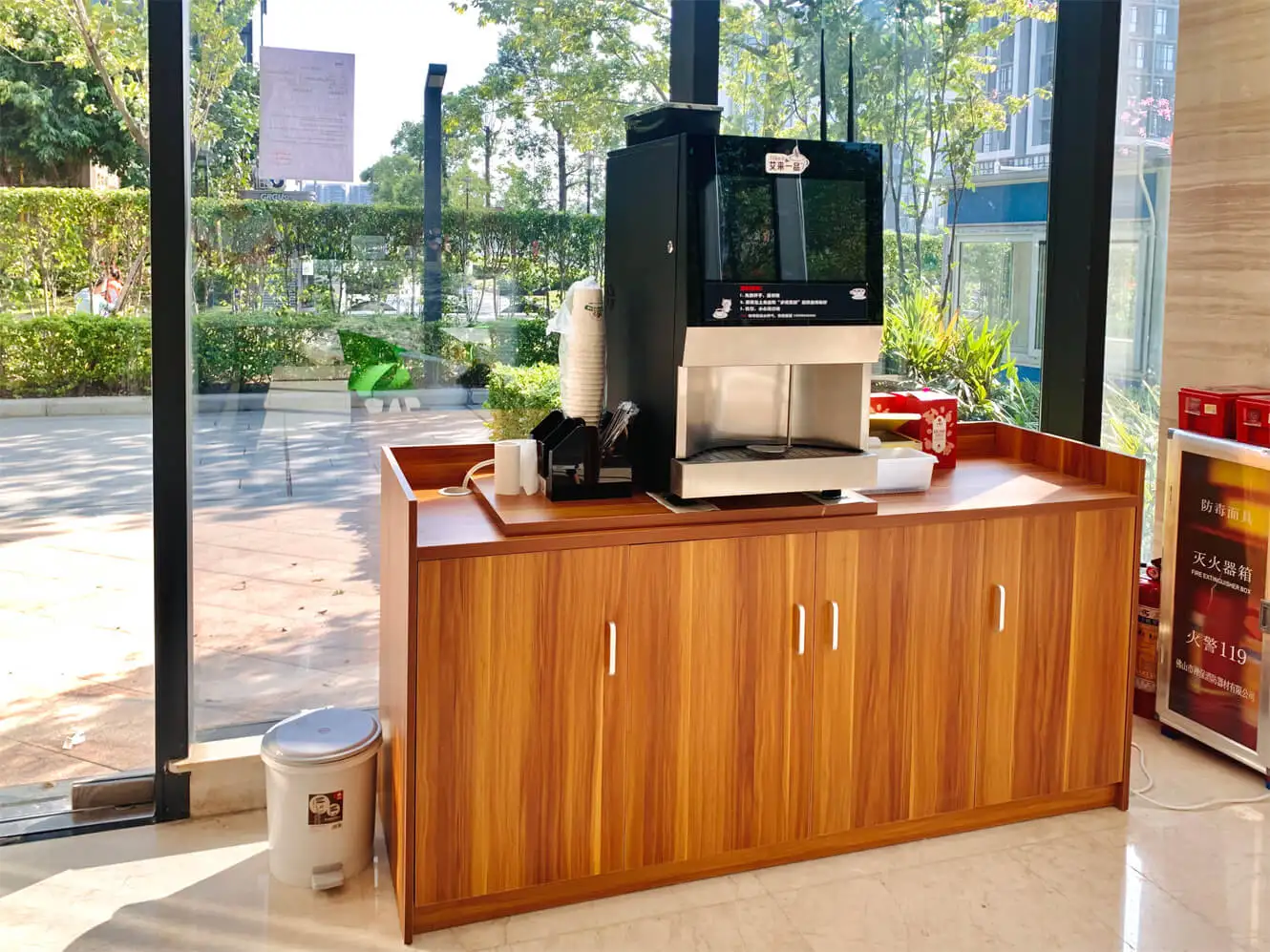 MACES4C-00 Bean to Cup Freshbrew Coffee Vending Machine with 15.6inch Capacitance screen automatic coffee machine with grinder c