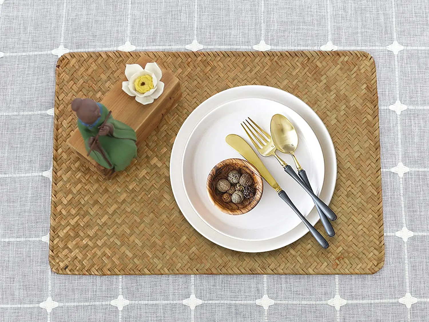 New design 2022 square seagrass placemats 100% high quality handmade hand-woven rattan from Vietnam