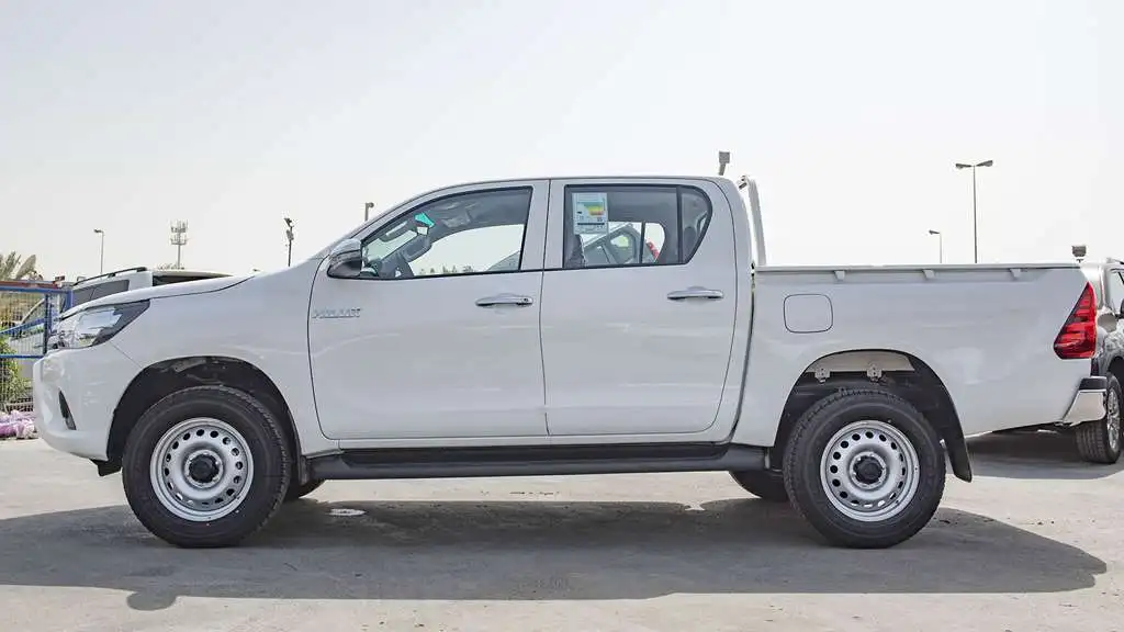 Hilux Double Cab DLX 2.4L Diesel Automatic LHD