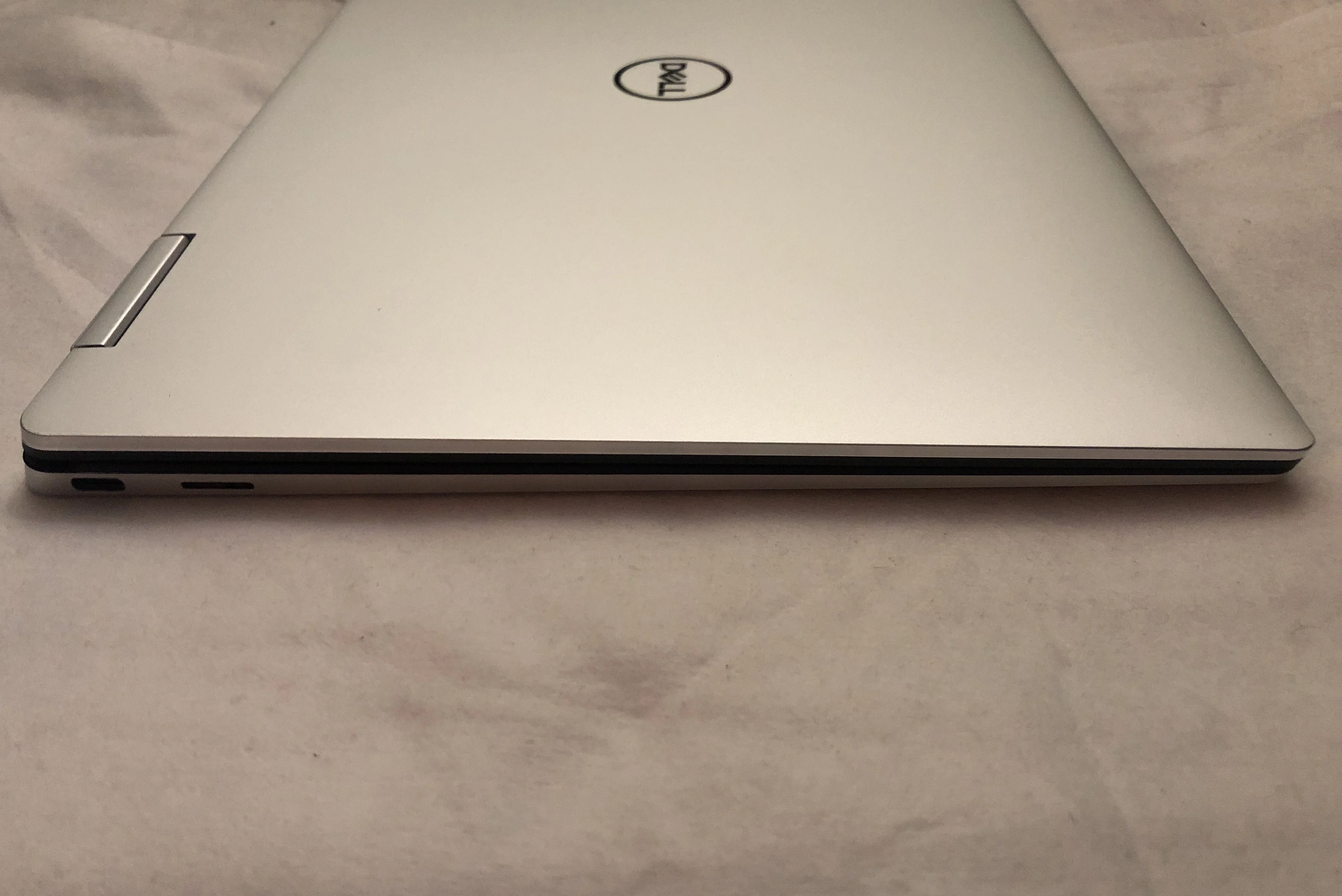 
Laptop DELLs XSP 13 9333 (quad Core In-tel 5 4200U 1.6 GHz 8Gb RAM 128Gb SSD) 