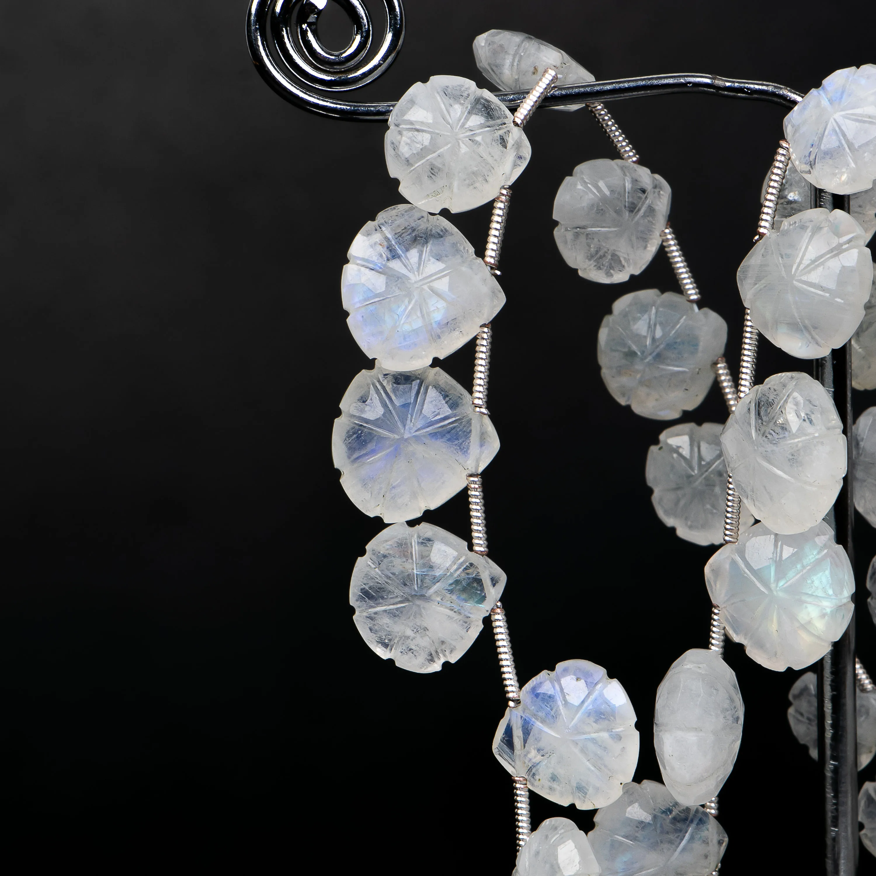 Натуральный Радужный Лунный Камень цветок резьба в форме сердца бусины оптовая продажа производитель драгоценных