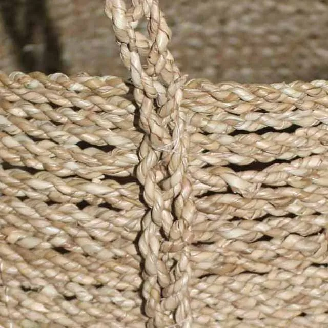  Плетеная круглая корзина из банановых морских водорослей с плетеными ручками