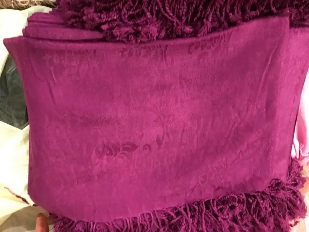 Жаккардовые шали из однотонной вискозы пашмины с индивидуальным дизайном