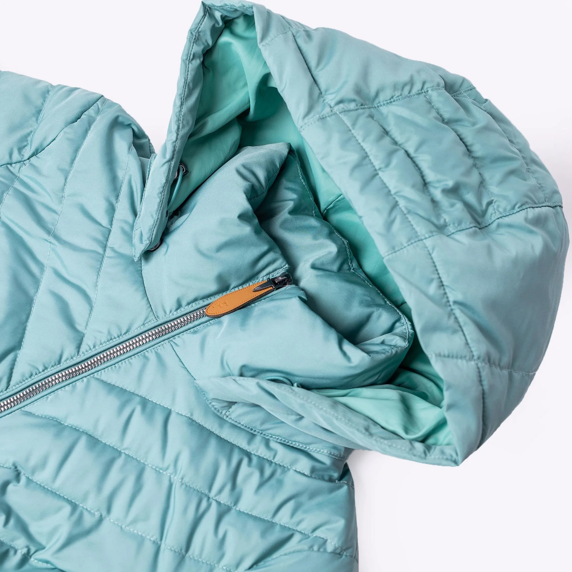 VIETNAM DUCK DOWN  ULTRA LIGHT DUCK WOMEN DOWN JACKET FASHION DESIGN WARN AND SOFT FOR SALE WITH CHEAP PRICE