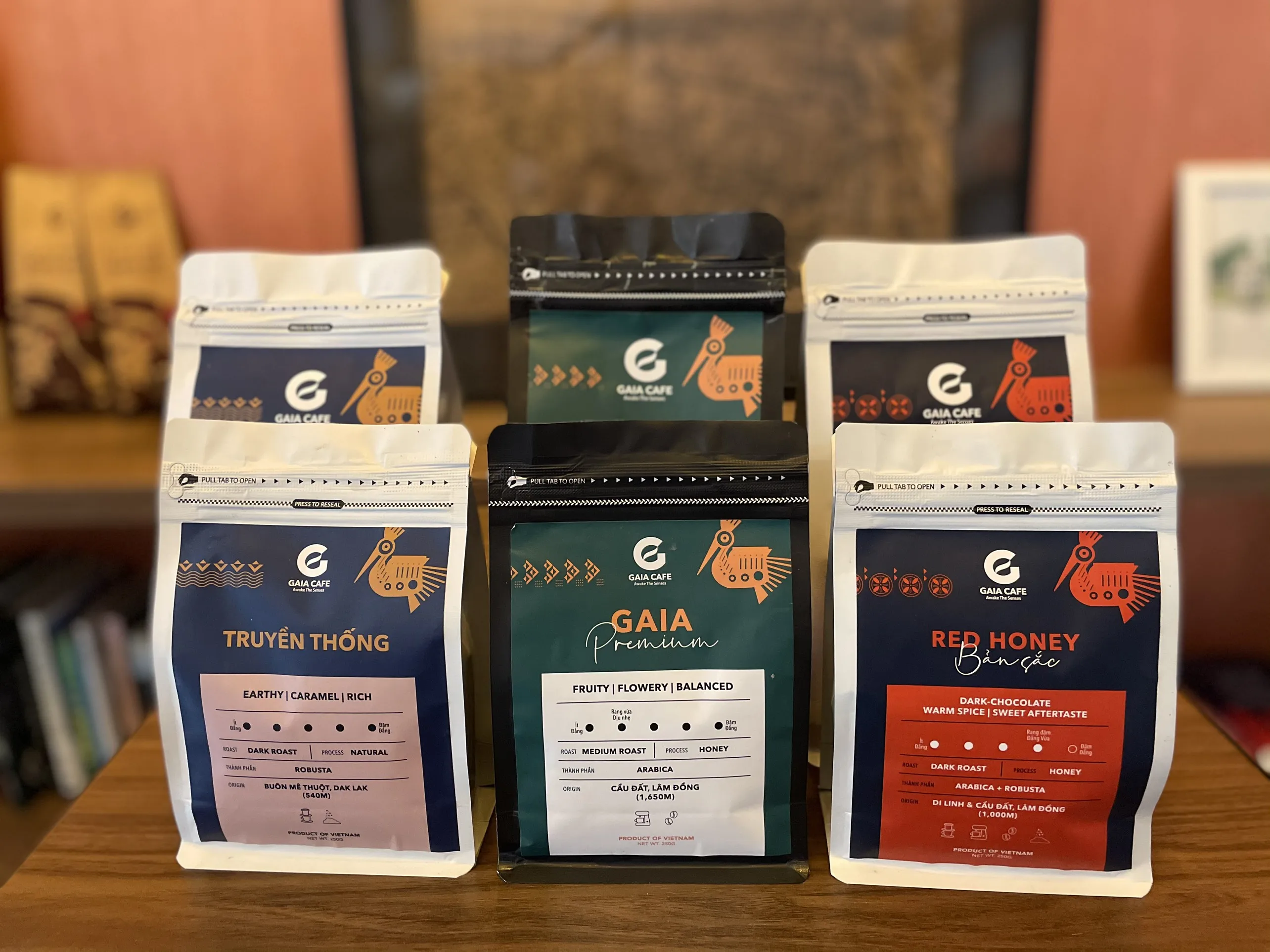 Ready-to-brew Vietnamese Pre-Ground Coffee Bag 250g Blend of Robusta and Arabica for Strong Bold Taste