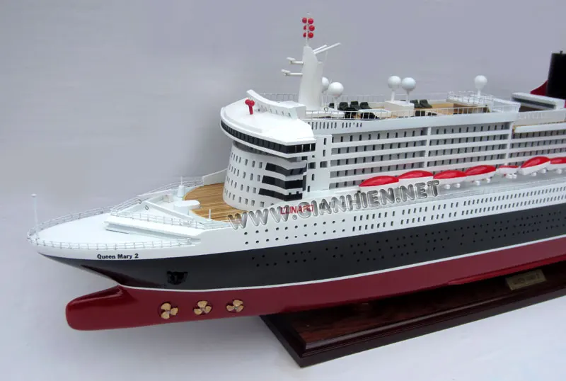 QUEEN MARY 2 WOODEN CRUISE SHIP MODEL - WOODEN OCEAN LINER