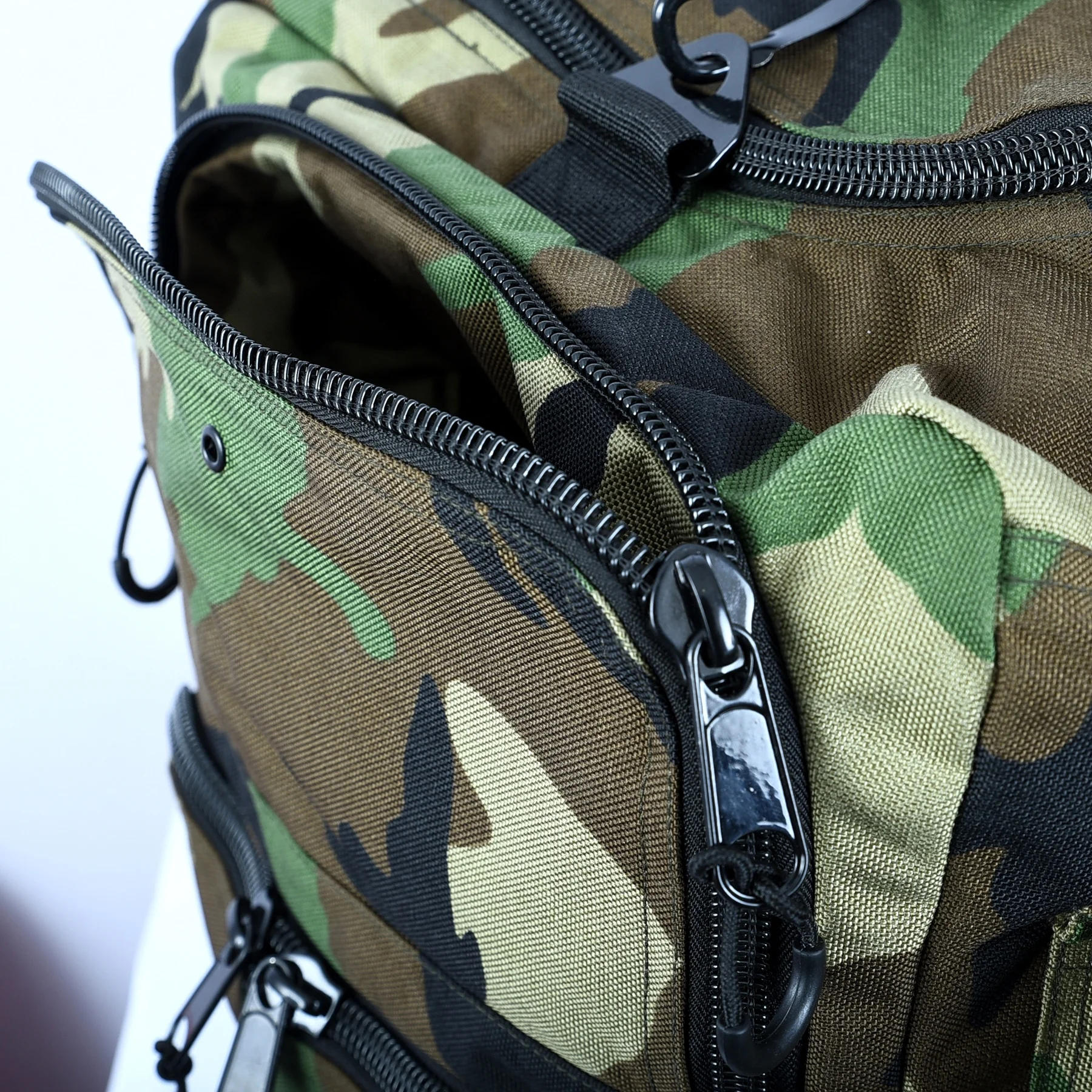 High capacity carrying 1000D cordura duffel gym bags