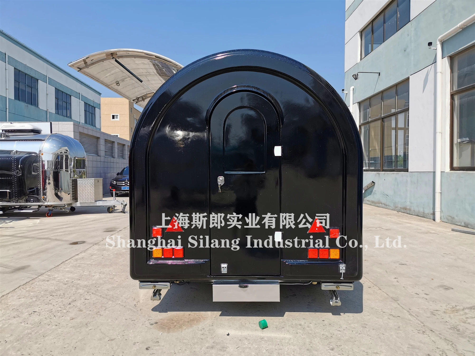 
SLUNG Black Customized Multifunctional Food Trailer/Coffee Food Truck with Baking Equipment/ Pizza Hamburger Camper Cart 