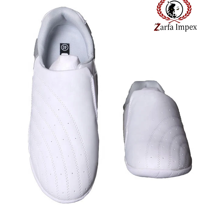 Top Quality Factory Made Wholesale Manufacture Breathable Light Weight Kungu Fu Taekwondo Boots 2021