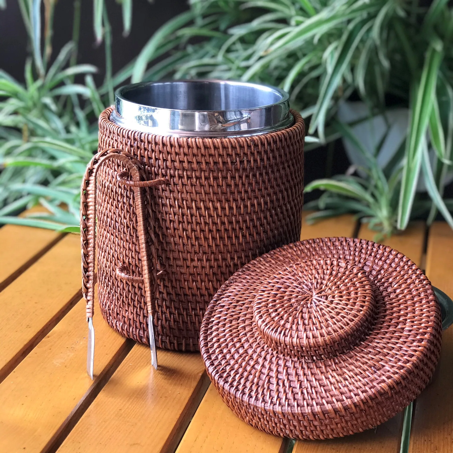 Hot Sale RATTAN ICE BUCKET WITH ICE TONGS stainless Ice Buckets & Tongs with Lid Vienam Supplier Cheap WHolesale