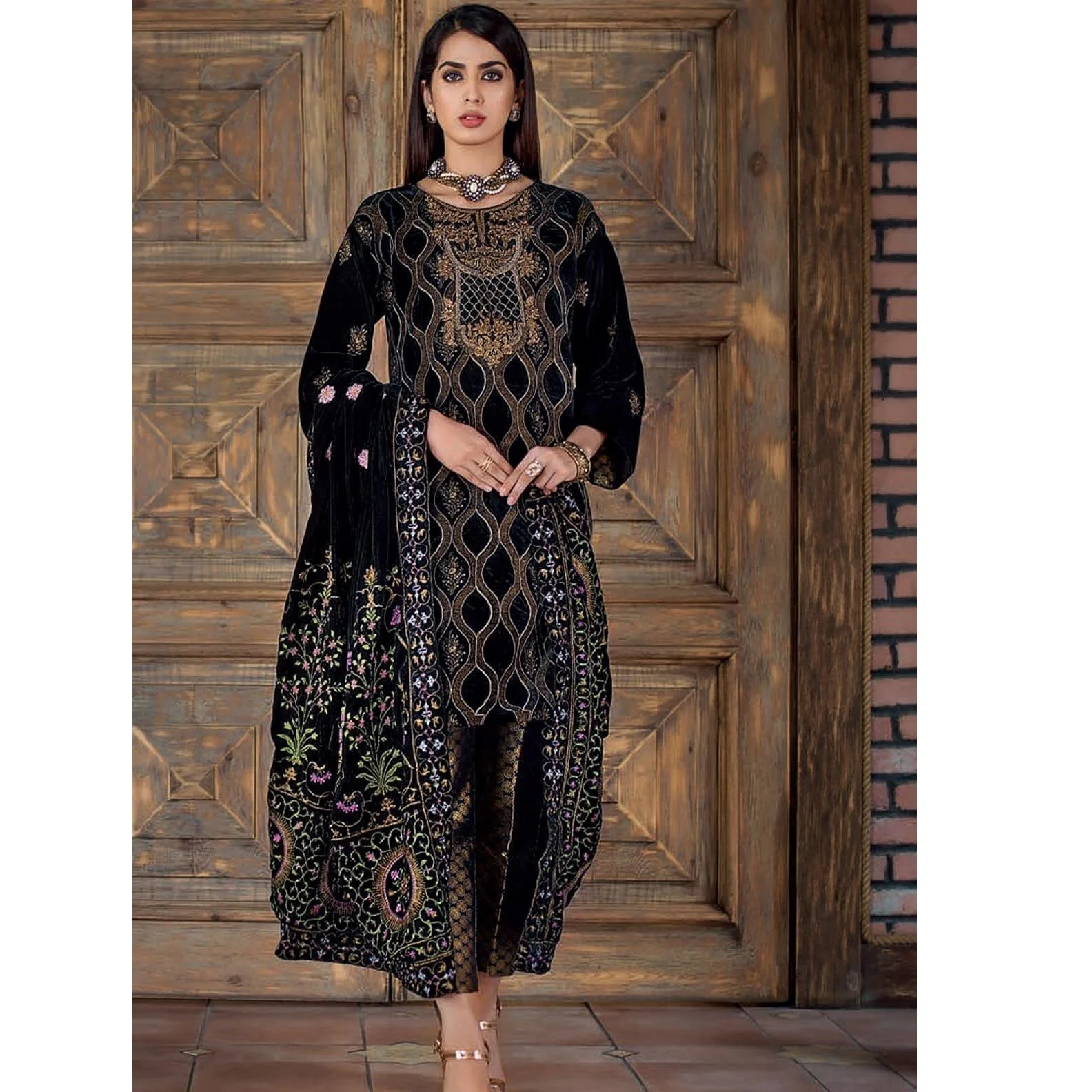 Winter velvet velour purple color party wear beautiful Pakistani Indian beautiful salwar kameez shalwar kurti long frock dress